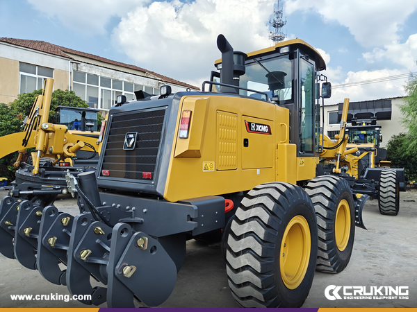 Algeria - 1 Unit XCMG XC968 Wheel Loader & 1 Unit XCMG GR215 Motor Grader & 3 Units XCMG XS183J Road Roller