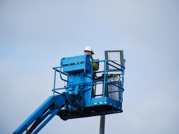 Emergency Response for Malfunctioning Buttons on Aerial Work Platforms