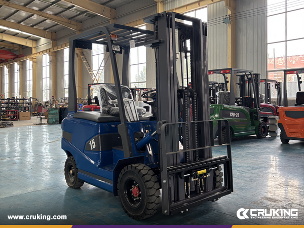 Australia - 1 Unit HELI CPD38-A7LIH4-S Electric Forklift & HUAYA CPD15 Electric Forklift