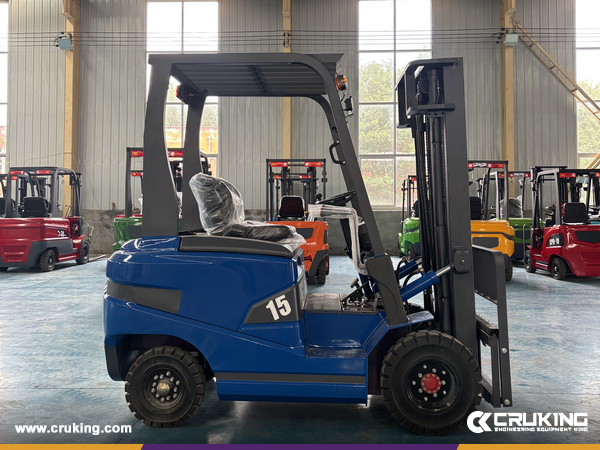Australia - 1 Unit HELI CPD38-A7LIH4-S Electric Forklift & HUAYA CPD15 Electric Forklift